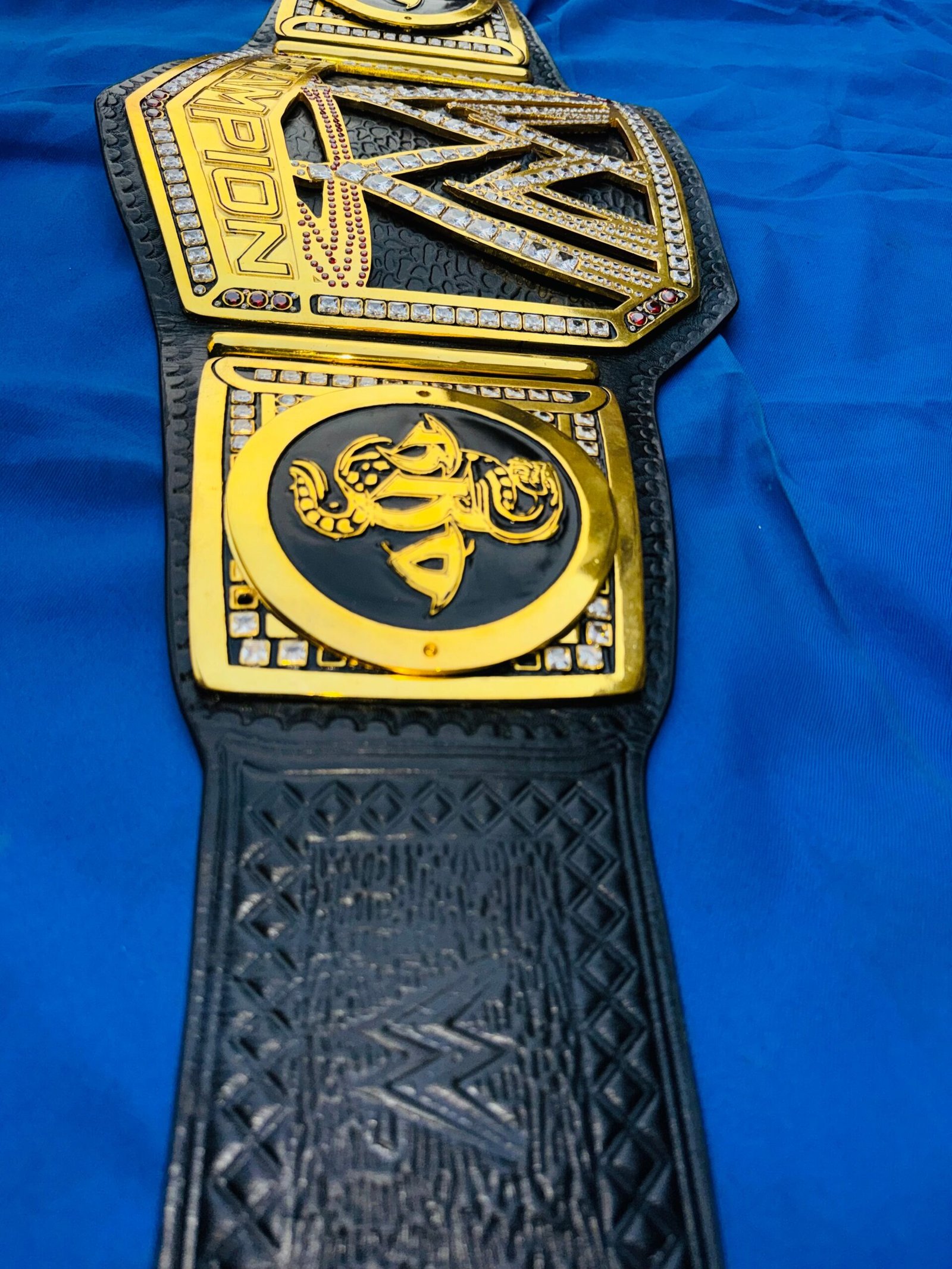IMG_5753 Randy Orton WWE Championship Belt – Adult Size, 4MM Zinc, 24K Gold Plated, Double Lyre, CZ Stones & Genuine Cowhide Leather - Image 8