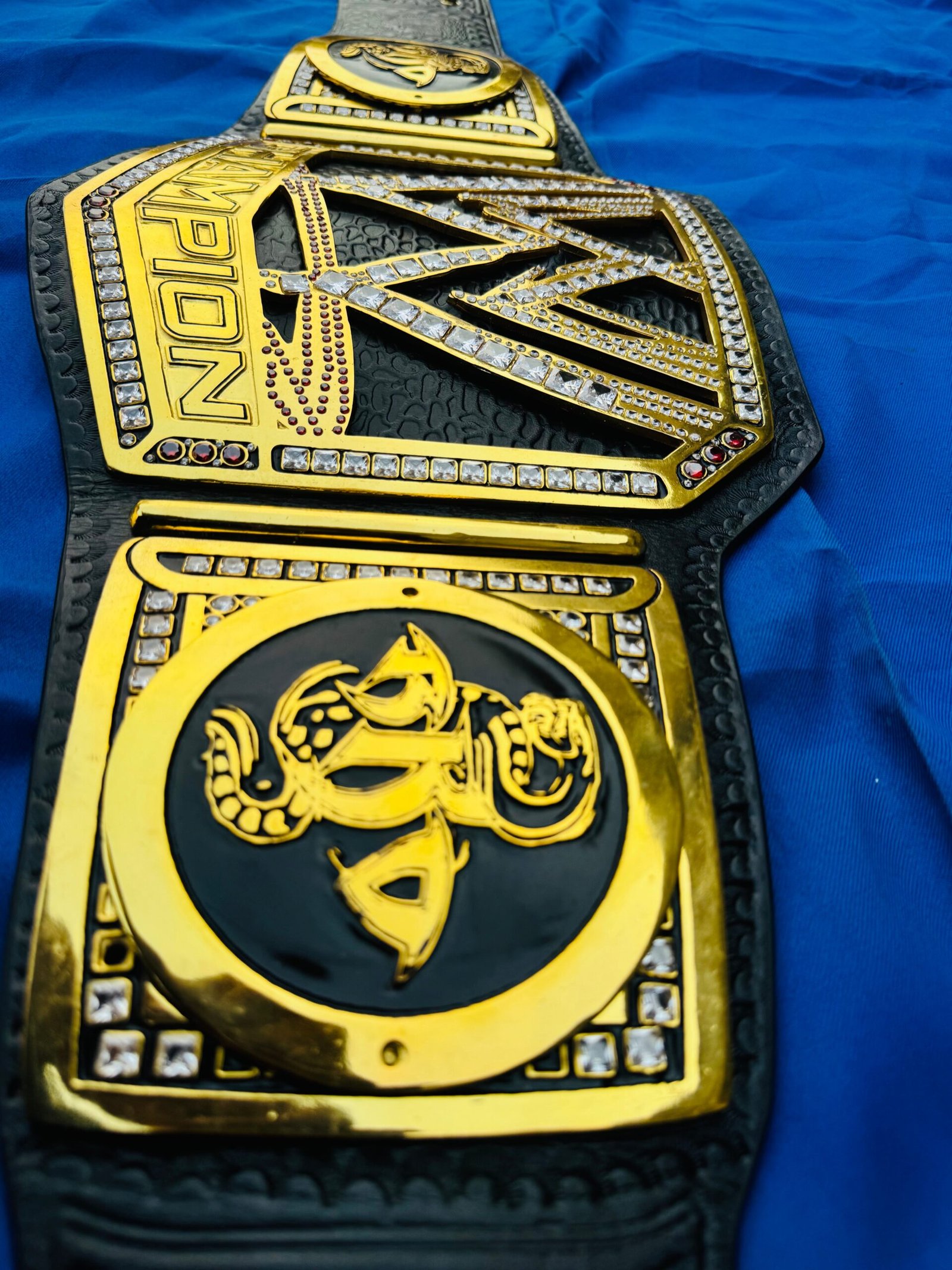 IMG_5755 Randy Orton WWE Championship Belt – Adult Size, 4MM Zinc, 24K Gold Plated, Double Lyre, CZ Stones & Genuine Cowhide Leather - Image 6