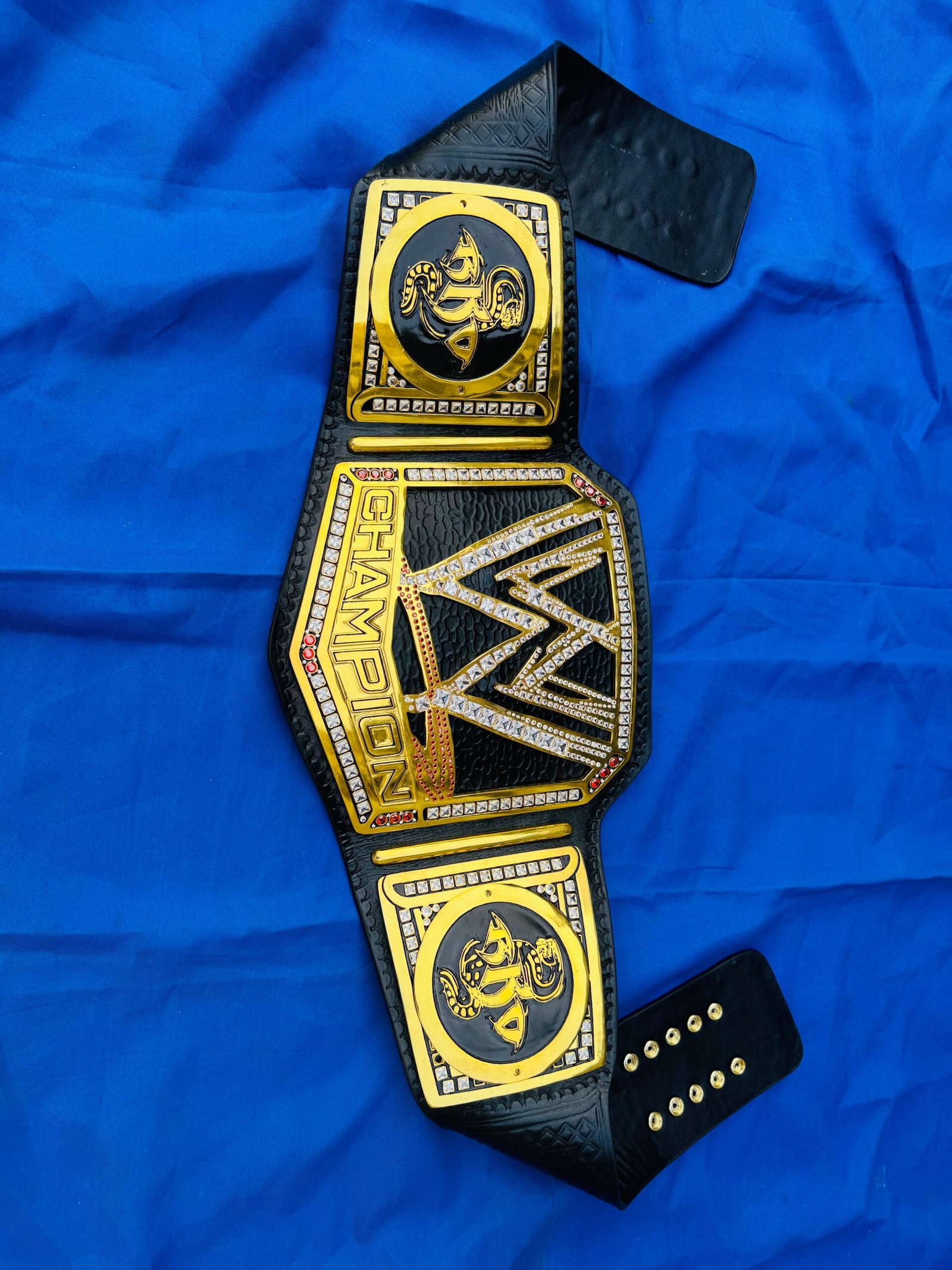 IMG_5763 Randy Orton WWE Championship Belt – Adult Size, 4MM Zinc, 24K Gold Plated, Double Lyre, CZ Stones & Genuine Cowhide Leather - Image 5