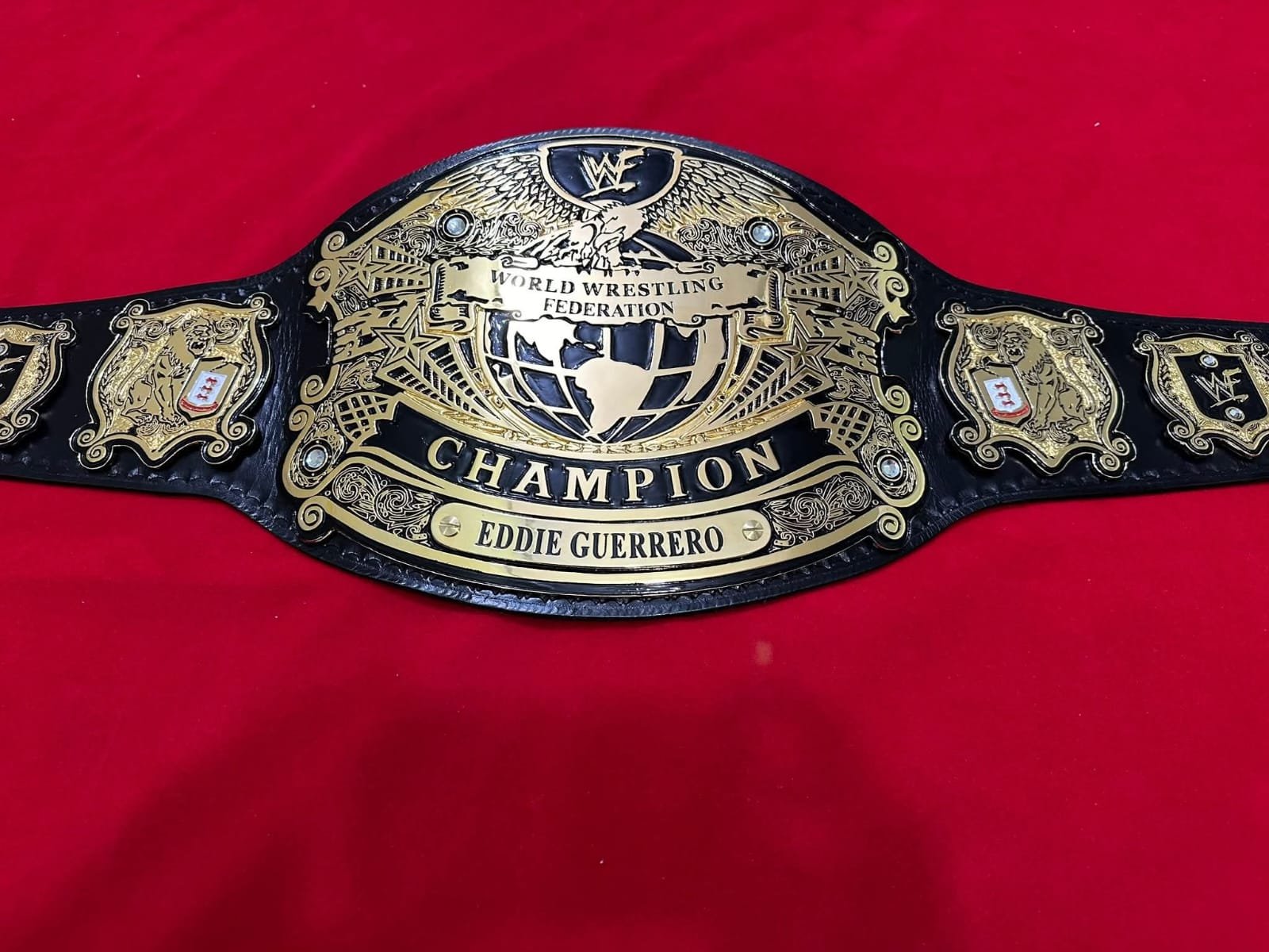 ca_4 WWF Old Undisputed Heavy weighy Wresling Championship Belt Replica 4MM Zinc Adult - Image 4