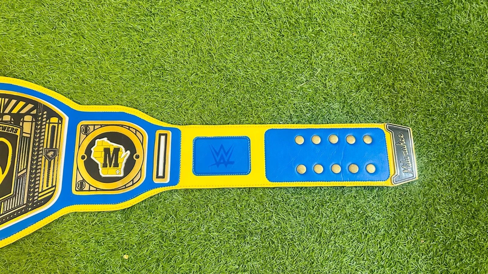 s-l1600_26_dcd6392d-c7e4-4ebc-a9b3-40464fd28251 Milwaukee Brewers MLB Base ball Championship Belt ADULT SIZE 2MM BRASS - Image 2