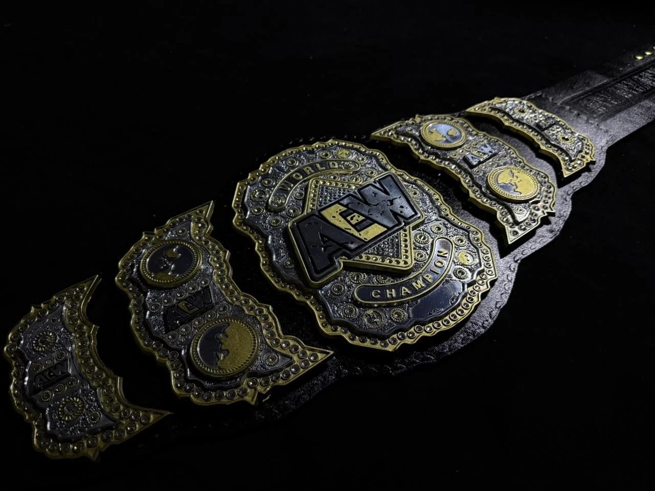 s-l1600_7_1fb2e2c8-789b-458c-ab34-c9c0596b43e1 AEW 4mm Zinc metal plates Triple Layer Diecast Championship Title Belt Replica Free Shipping with belts bag adult size original cowhide leather strap - Image 13